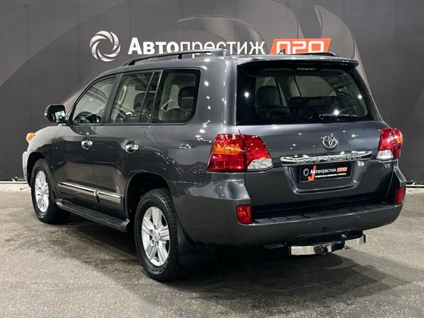 Toyota Land Cruiser 200 Series Рестайлинг 1 с пробегом 2014 года, цена 3 240 000 рублей, 244304 км, внедорожник, Автокод Объявления