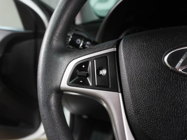 Hyundai Solaris I Рестайлинг с пробегом 2016 года, цена 954 000 рублей, 156075 км, хэтчбек, Автокод Объявления