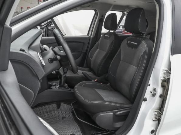 Renault Logan II Рестайлинг с пробегом 2021 года, цена 899 000 рублей, 174618 км, седан, Автокод Объявления