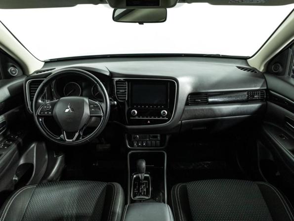 Mitsubishi Outlander III Рестайлинг 3 с пробегом 2021 года, цена 2 379 777 рублей, 79095 км, внедорожник, Автокод Объявления