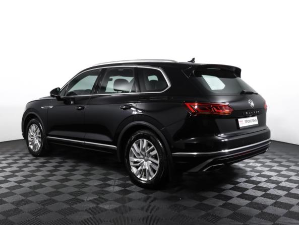 Volkswagen Touareg III с пробегом 2018 года, цена 4 570 000 рублей, 153176 км, внедорожник, Автокод Объявления