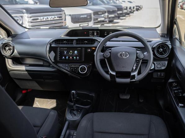 Toyota Aqua I Рестайлинг 2 с пробегом 2018 года, цена 1 269 000 рублей, 106766 км, хэтчбек, Автокод Объявления