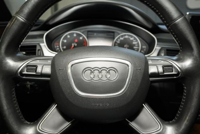 Audi A6 IV (C7) с пробегом 2013 года, цена 1 695 000 рублей, 219377 км, седан, Автокод Объявления