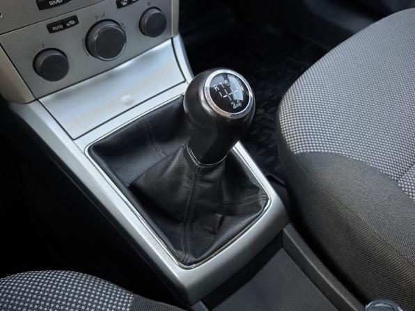 Opel Astra H Рестайлинг с пробегом 2009 года, цена 445 000 рублей, 195958 км, седан, Автокод Объявления