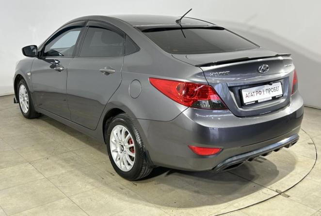 Hyundai Solaris I с пробегом 2014 года, цена 800 000 рублей, 135120 км, седан, Автокод Объявления