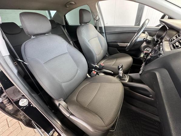Kia Rio III Рестайлинг с пробегом 2016 года, цена 850 000 рублей, 265781 км, седан, Автокод Объявления