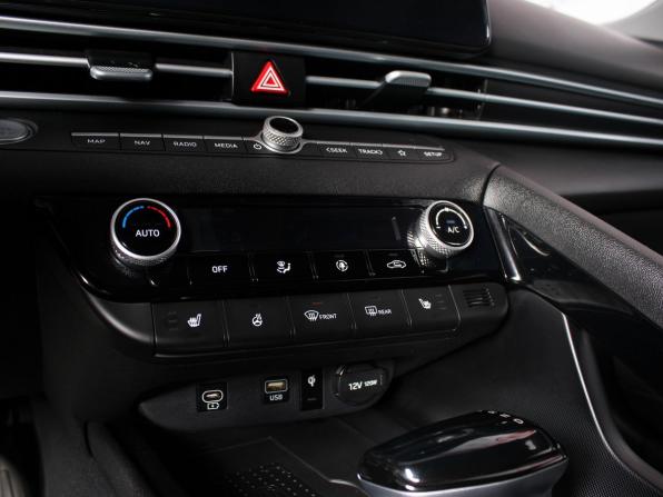 Hyundai Elantra VII (CN7) Рестайлинг с пробегом 2024 года, цена 2 190 000 рублей, 17824 км, седан, Автокод Объявления