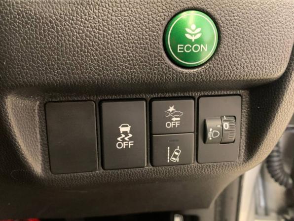 Honda Fit III Рестайлинг с пробегом 2018 года, цена 1 070 000 рублей, 84818 км, хэтчбек, Автокод Объявления