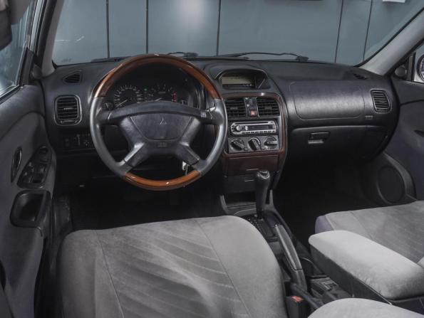 Mitsubishi Carisma I Рестайлинг с пробегом 2000 года, цена 300 000 рублей, 346928 км, седан, Автокод Объявления
