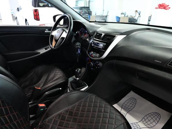 Hyundai Solaris I с пробегом 2014 года, цена 760 000 рублей, 170372 км, хэтчбек, Автокод Объявления