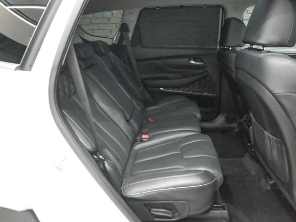 Hyundai Santa Fe IV Рестайлинг с пробегом 2023 года, цена 4 160 000 рублей, 61180 км, внедорожник, Автокод Объявления