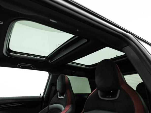 Mini Hatch III (F55/F56) Рестайлинг с пробегом 2018 года, цена 2 699 700 рублей, 110000 км, хэтчбек, Автокод Объявления