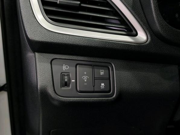 Hyundai Solaris II с пробегом 2018 года, цена 1 285 000 рублей, 50300 км, седан, Автокод Объявления
