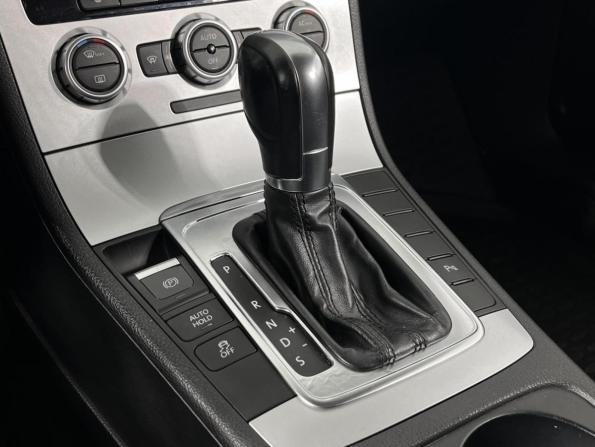 Volkswagen Passat B7 с пробегом 2012 года, цена 875 000 рублей, 212405 км, седан, Автокод Объявления