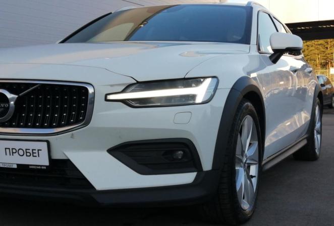 Volvo V60 Cross Country II с пробегом 2019 года, цена 2 511 750 рублей, 312720 км, универсал, Автокод Объявления