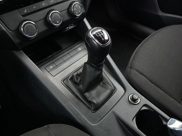 Skoda Octavia III (A7) Рестайлинг с пробегом 2018 года, цена 1 645 000 рублей, 72854 км, лифтбек, Автокод Объявления