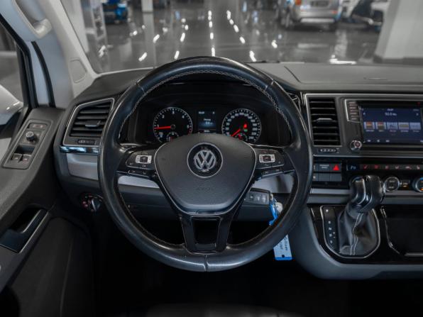 Volkswagen Multivan T6 с пробегом 2019 года, цена 3 925 000 рублей, 123970 км, минивэн, Автокод Объявления