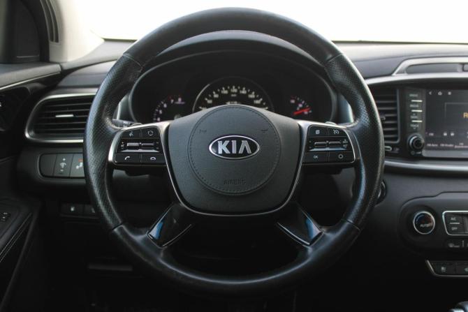 Kia Sorento III Prime Рестайлинг с пробегом 2018 года, цена 2 925 000 рублей, 136000 км, внедорожник, Автокод Объявления