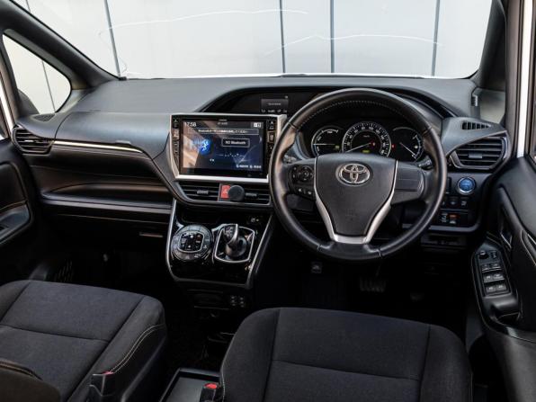 Toyota Esquire I с пробегом 2015 года, цена 2 240 000 рублей, 145707 км, минивэн, Автокод Объявления