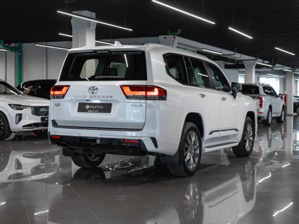Toyota Land Cruiser 300 Series с пробегом 2025 года, цена 14 850 000 рублей, 35 км, внедорожник, Автокод Объявления