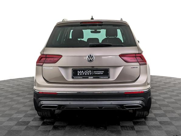 Volkswagen Tiguan II с пробегом 2018 года, цена 2 955 000 рублей, 89168 км, внедорожник, Автокод Объявления