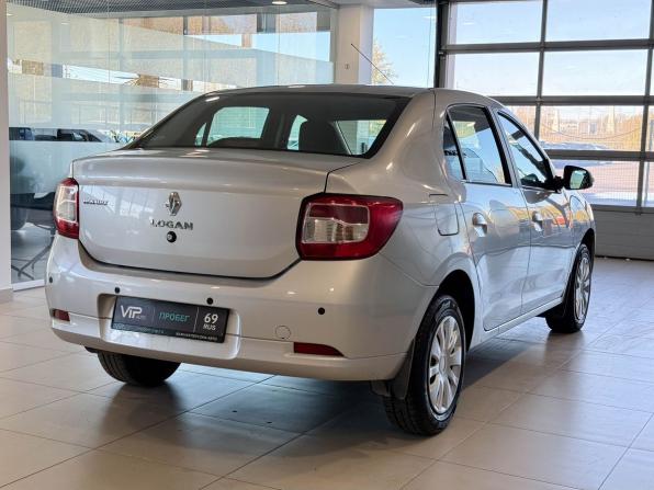 Renault Logan II с пробегом 2018 года, цена 897 000 рублей, 152820 км, седан, Автокод Объявления
