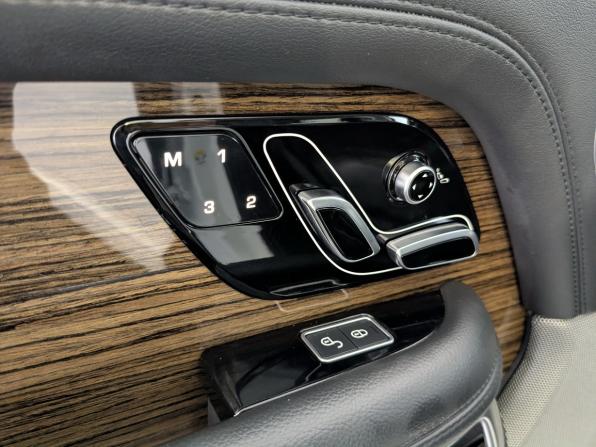 Land Rover Range Rover IV Рестайлинг с пробегом 2018 года, цена 5 200 000 рублей, 171232 км, внедорожник, Автокод Объявления