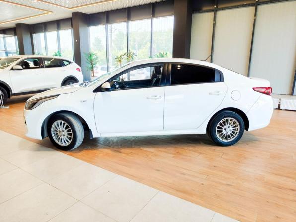 Kia Rio IV с пробегом 2020 года, цена 1 002 700 рублей, 252166 км, седан, Автокод Объявления