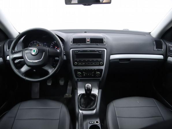 Skoda Octavia II (A5) Рестайлинг с пробегом 2012 года, цена 690 000 рублей, 241196 км, лифтбек, Автокод Объявления