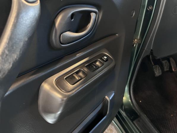 Suzuki Jimny III Рестайлинг 2 с пробегом 2013 года, цена 1 394 000 рублей, 106457 км, внедорожник, Автокод Объявления