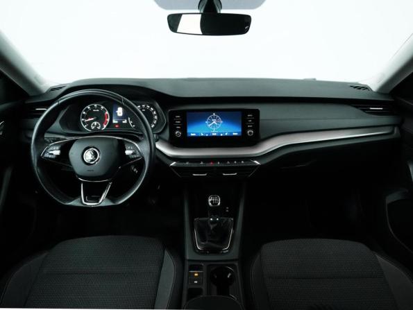 Skoda Octavia IV (A8) с пробегом 2021 года, цена 2 099 000 рублей, 76129 км, лифтбек, Автокод Объявления
