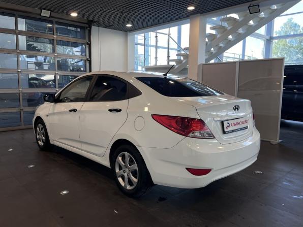 Hyundai Solaris I с пробегом 2013 года, цена 600 000 рублей, 217971 км, седан, Автокод Объявления