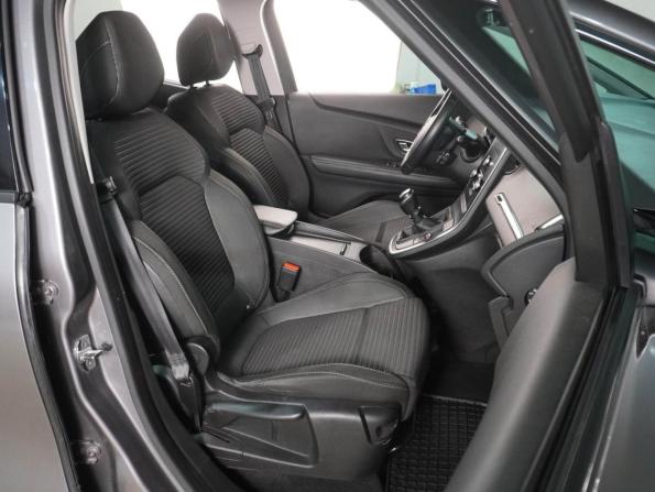 Renault Scenic IV с пробегом 2017 года, цена 1 599 000 рублей, 171937 км, компактвэн, Автокод Объявления