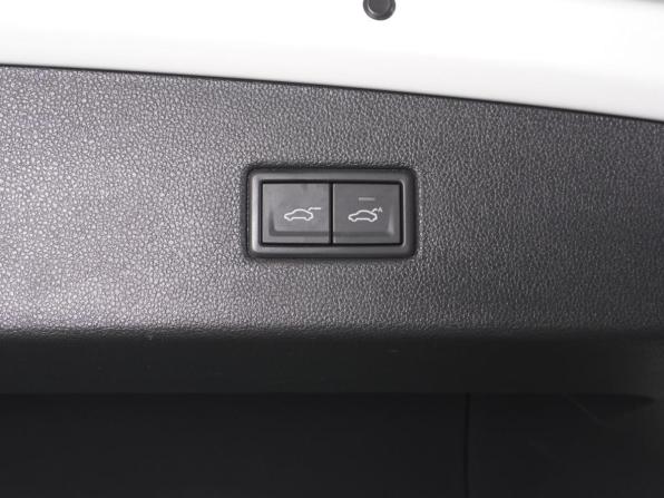 Volkswagen Tiguan II с пробегом 2018 года, цена 2 695 000 рублей, 150248 км, внедорожник, Автокод Объявления