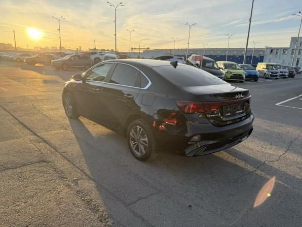 Kia Cerato IV Рестайлинг с пробегом 2022 года, цена 2 299 995 рублей, 53889 км, седан, Автокод Объявления