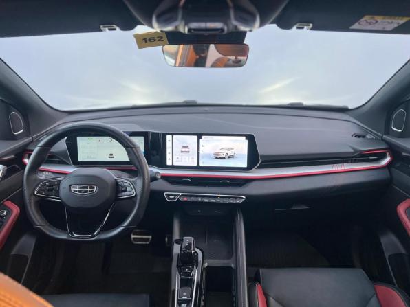 Geely Coolray I Рестайлинг с пробегом 2024 года, цена 1 950 000 рублей, 77000 км, внедорожник, Автокод Объявления
