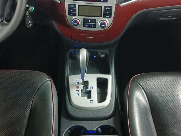 Hyundai Santa Fe II с пробегом 2008 года, цена 999 000 рублей, 199000 км, внедорожник, Автокод Объявления