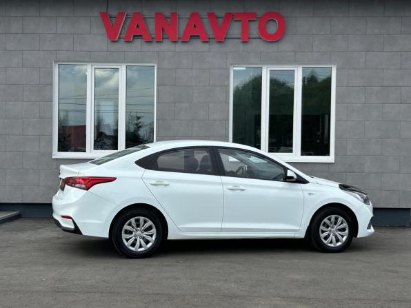 Hyundai Solaris II с пробегом 2019 года, цена 1 325 000 рублей, 120600 км, седан, Автокод Объявления
