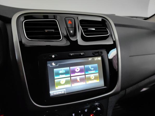 Renault Logan II Рестайлинг с пробегом 2019 года, цена 1 145 000 рублей, 102000 км, седан, Автокод Объявления