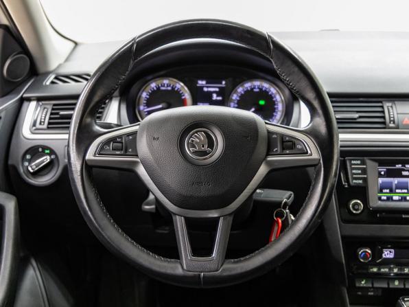 Skoda Rapid I с пробегом 2016 года, цена 1 198 000 рублей, 97072 км, лифтбек, Автокод Объявления