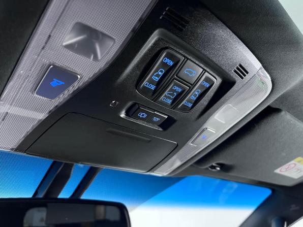 Toyota Alphard III с пробегом 2016 года, цена 3 350 000 рублей, 183410 км, минивэн, Автокод Объявления