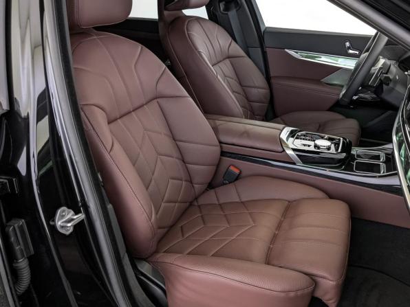 BMW 7 серии VII (G70) с пробегом 2025 года, цена 15 050 000 рублей, 8049 км, седан, Автокод Объявления