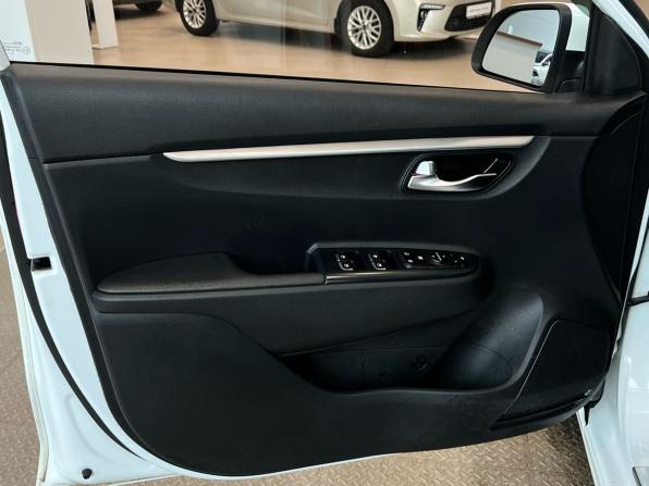 Kia Rio IV Рестайлинг с пробегом 2020 года, цена 1 599 000 рублей, 118520 км, седан, Автокод Объявления