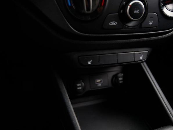 Hyundai Solaris II с пробегом 2019 года, цена 1 210 000 рублей, 88015 км, седан, Автокод Объявления