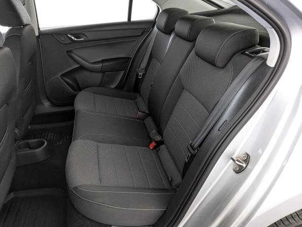 Skoda Rapid I с пробегом 2015 года, цена 1 020 000 рублей, 126466 км, лифтбек, Автокод Объявления