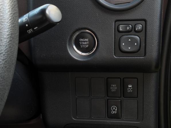 Toyota Spade с пробегом 2020 года, цена 1 199 000 рублей, 62851 км, минивэн, Автокод Объявления