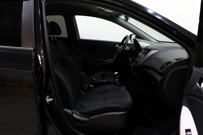 Hyundai Solaris I Рестайлинг с пробегом 2015 года, цена 798 000 рублей, 198000 км, хэтчбек, Автокод Объявления