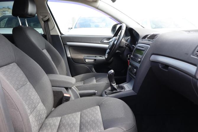 Skoda Octavia II (A5) Рестайлинг с пробегом 2012 года, цена 629 000 рублей, 261000 км, лифтбек, Автокод Объявления