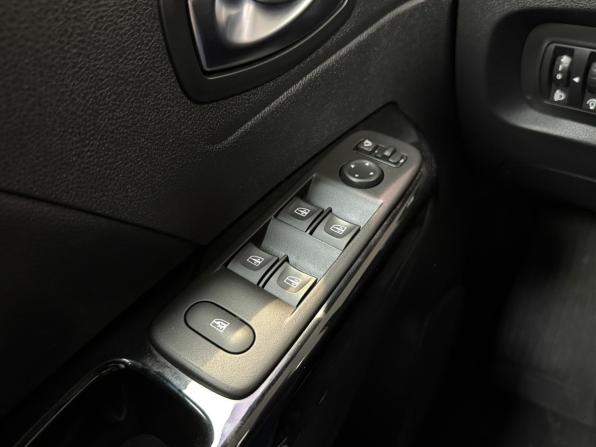 Renault Kaptur I Рестайлинг с пробегом 2021 года, цена 1 900 000 рублей, 45652 км, внедорожник, Автокод Объявления