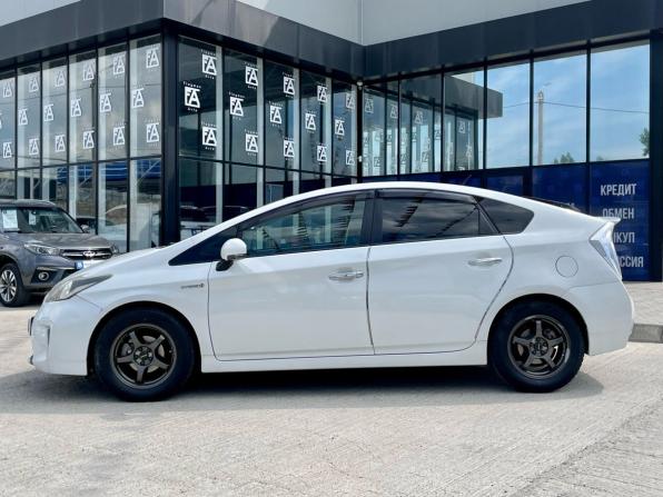 Toyota Prius III Рестайлинг (XW30) с пробегом 2012 года, цена 970 000 рублей, 217753 км, лифтбек, Автокод Объявления